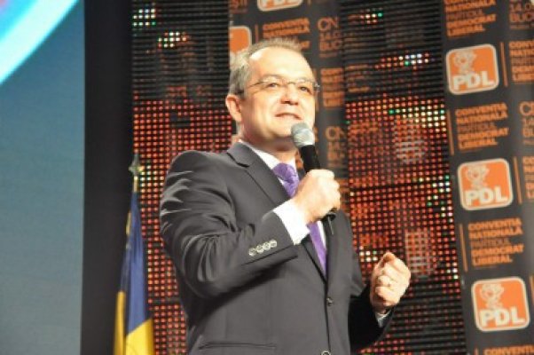 Boc: Demisia consilierilor prezidenţiali şi înscrierea lor în PMP, un demers sănătos